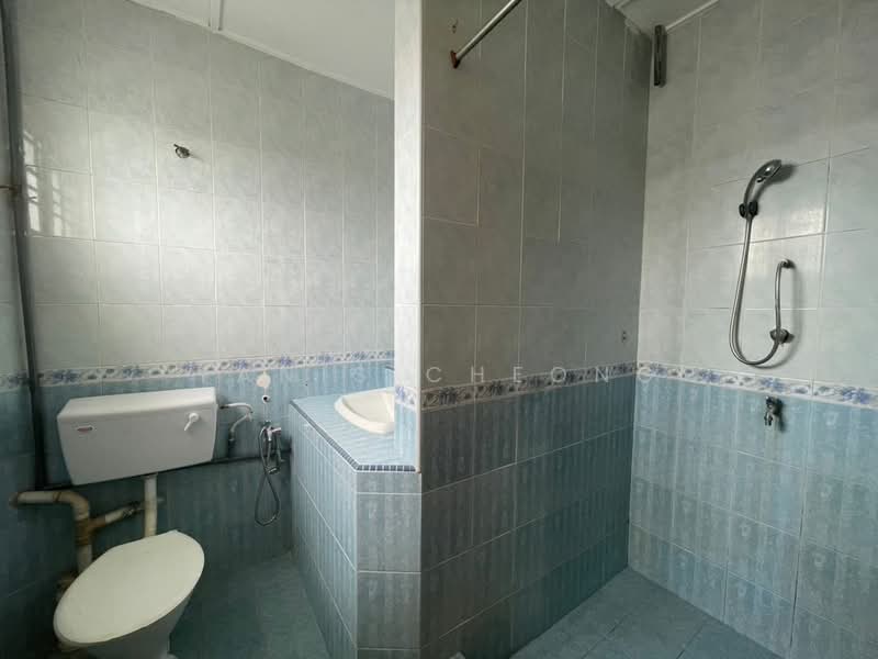 Rumah Teres 2 Tingkat untuk Disewa di Puchong (Selangor) - Yanis Cheong - Bathroom - PropertyGuru.com.my