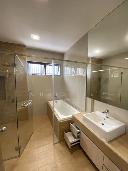 Semi-Detached House for Rent in Telok Panglima Garang (Selangor) - Chris Lee - Bathroom - PropertyGuru.com.my