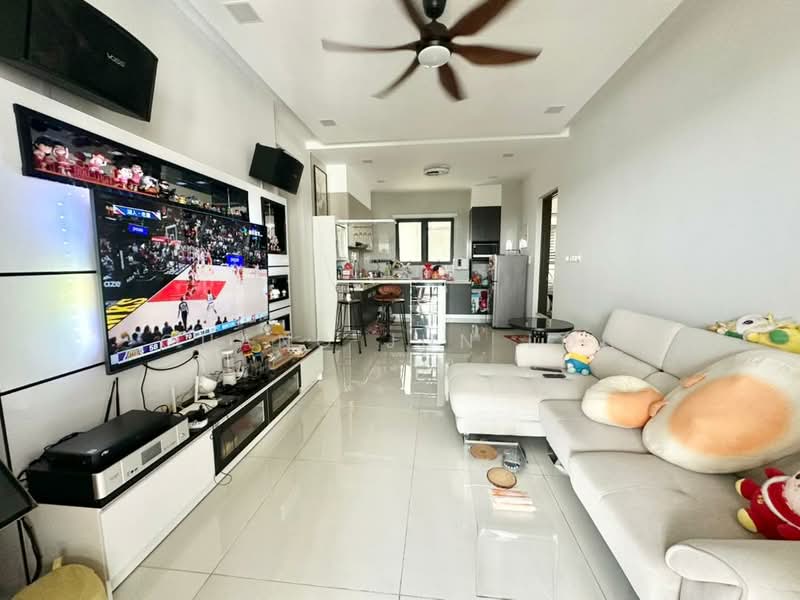 Condominium for Sale at Amberside @ Country Garden Danga Bay - Guang Jun Loh - Living Room - PropertyGuru.com.my