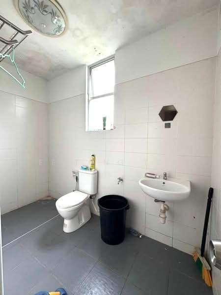 2-storey Terraced House for Sale in Bandar Seri Alam (Masai) - Ee Fong Toh - Bathroom - PropertyGuru.com.my