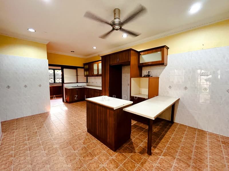 Semi-Detached House for Sale in Bandar Tun Hussein Onn (Cheras) - Fauzi Abdullah - Kitchen - PropertyGuru.com.my