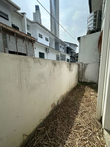 For Rent - Kasia Green