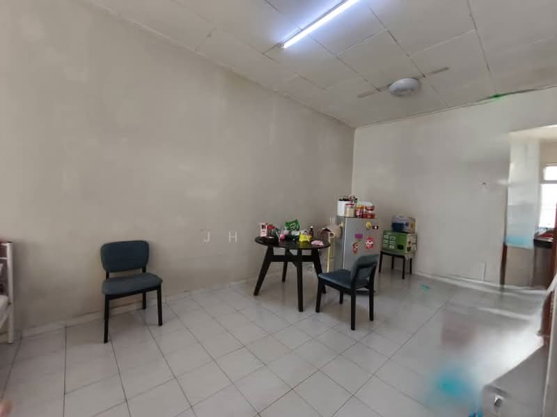 1-storey Terraced House for Sale in Taman Senai Utama (Kulai) - JH Yap - Living Room - PropertyGuru.com.my