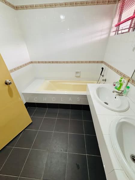 Condominium for Rent at Allamanda - Nicholas Poh - Bathroom - PropertyGuru.com.my