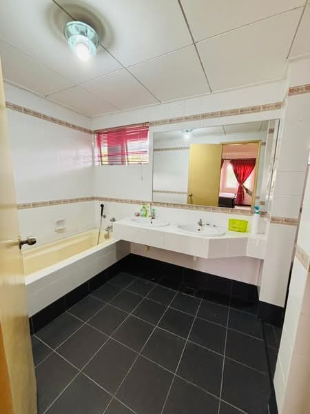 Condominium for Rent at Allamanda - Nicholas Poh - Bathroom - PropertyGuru.com.my