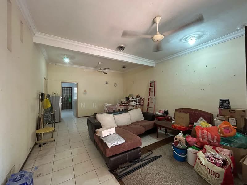 2-storey Terraced House for Sale in Bukit Jelutong (Shah Alam) - Nurain . - Living Room - PropertyGuru.com.my
