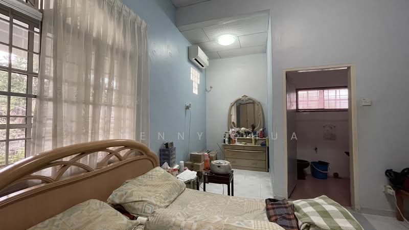 Bungalow for Sale in Klang (Selangor) - Amenny Chua - Bedroom - PropertyGuru.com.my