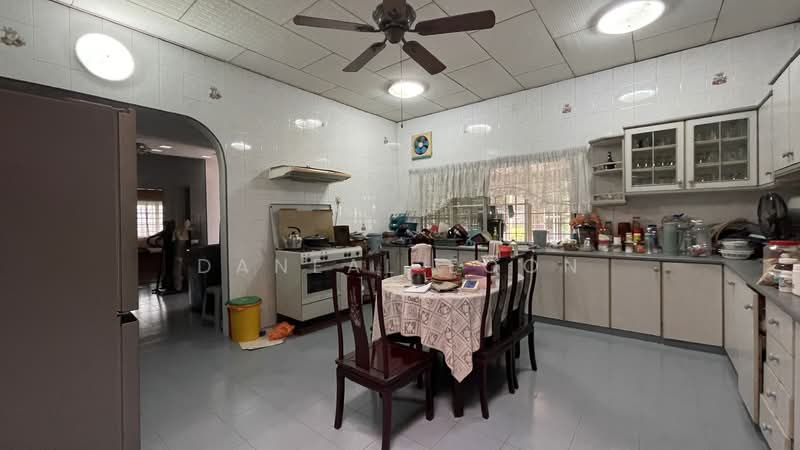 Bungalow for Sale in Klang (Selangor) - Daneal Eoon - Kitchen - PropertyGuru.com.my