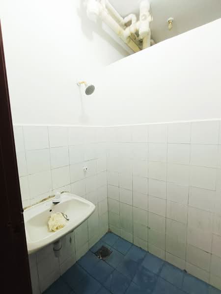 Apartment for Sale at Seri Ayu Apartment - Norfaizah Ahmad - Bathroom - PropertyGuru.com.my