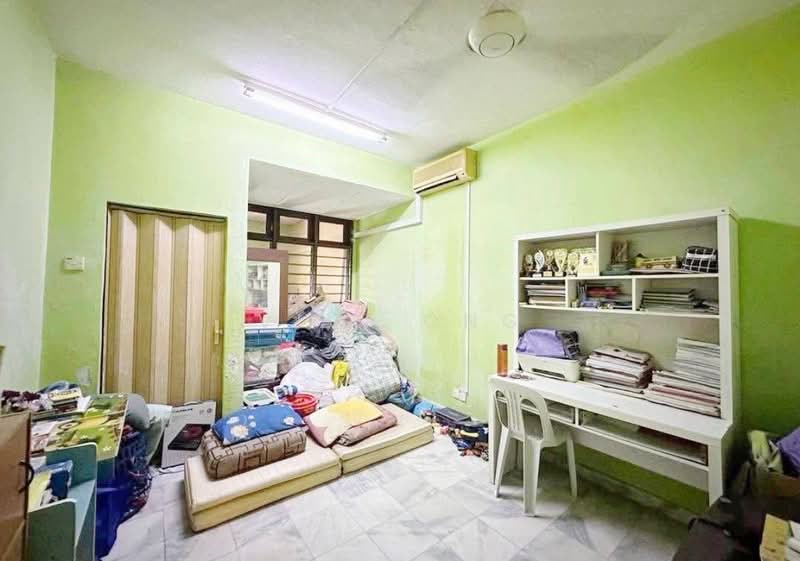 2-storey Terraced House for Sale in Taman Desa Cemerlang (Ulu Tiram) - Vivi Ong - Study - PropertyGuru.com.my