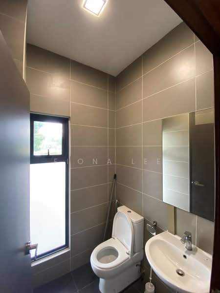Semi-Detached House for Rent in Telok Panglima Garang (Selangor) - Fiona Lee - Bathroom - PropertyGuru.com.my