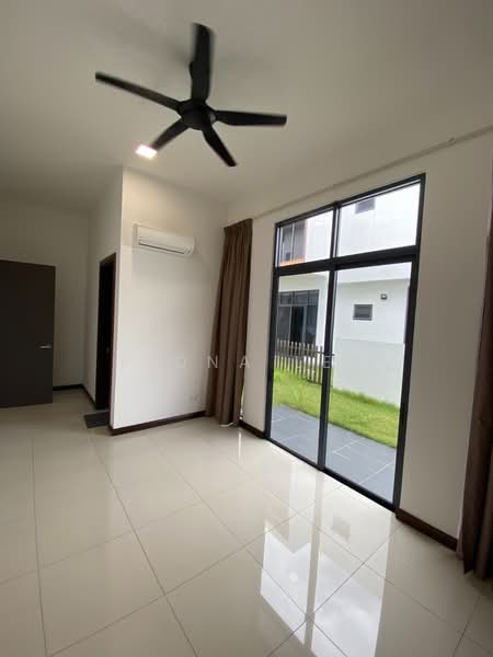 Semi-Detached House for Rent in Telok Panglima Garang (Selangor) - Fiona Lee - Living Room - PropertyGuru.com.my