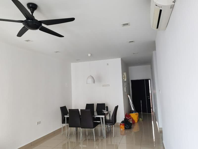 Condominium for Sale at M Condominium @ Larkin - Eric Lee - Dining Room - PropertyGuru.com.my