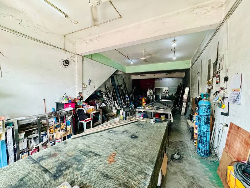 Kedai / Pejabat untuk Dijual di Sungai Besar (Selangor) - Wan Azlan Ahmad - PropertyGuru.com.my