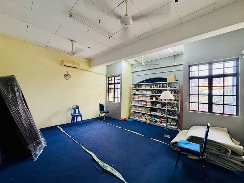 Kedai / Pejabat untuk Dijual di Sungai Besar (Selangor) - Wan Azlan Ahmad - PropertyGuru.com.my