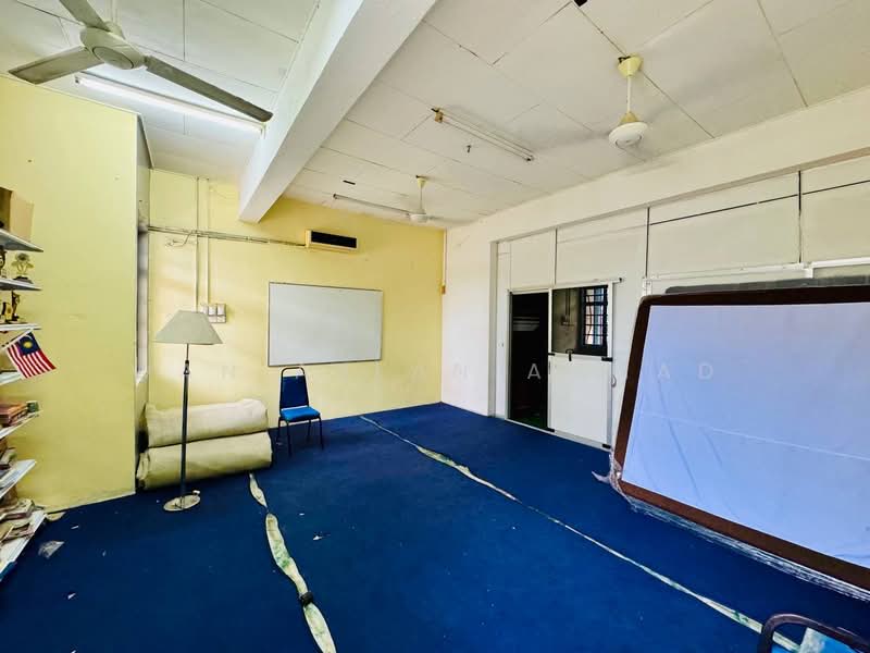 Kedai / Pejabat untuk Dijual di Sungai Besar (Selangor) - Wan Azlan Ahmad - PropertyGuru.com.my