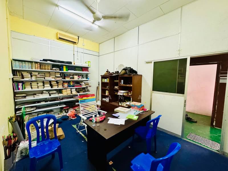 Kedai / Pejabat untuk Dijual di Sungai Besar (Selangor) - Wan Azlan Ahmad - PropertyGuru.com.my
