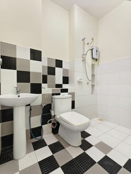 2-storey Terraced House for Sale in Taman Setia Indah (Tebrau) - Jordan Wong - Bathroom - PropertyGuru.com.my