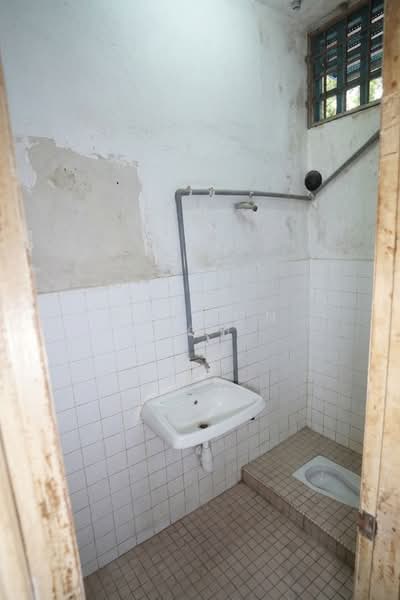 Terrace Factory for Sale in Desa Tun Razak (Cheras) - Gordon Goh - Bathroom - PropertyGuru.com.my