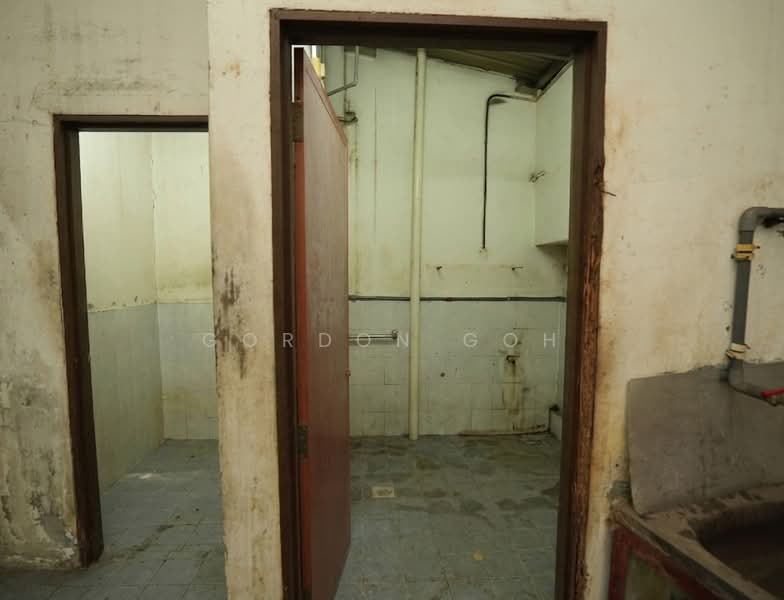 Terrace Factory for Sale in Desa Tun Razak (Cheras) - Gordon Goh - Bathroom - PropertyGuru.com.my