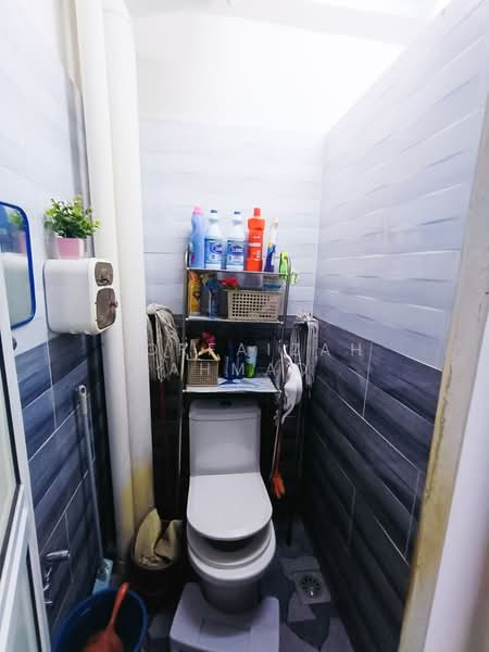 Apartment for Sale at Seri Ayu Apartment - Norfaizah Ahmad - Bathroom - PropertyGuru.com.my