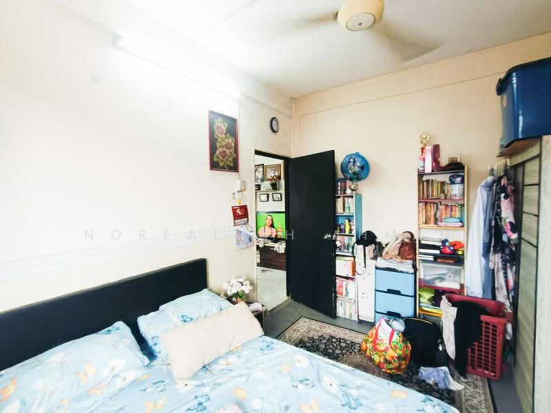 Apartment for Sale at Seri Ayu Apartment - Norfaizah Ahmad - Bedroom - PropertyGuru.com.my