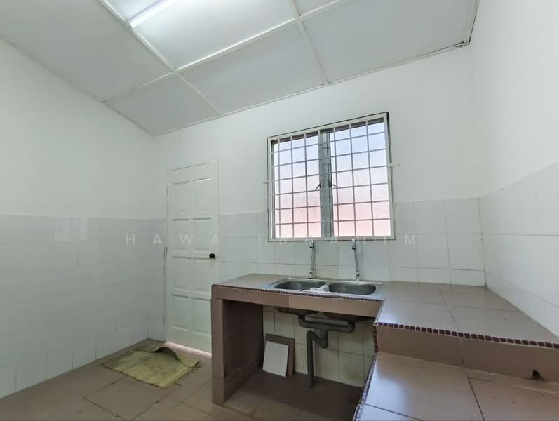 1-storey Terraced House for Sale in Taman Desa Jasmin (Nilai) - Hawa Ibrahim - Kitchen - PropertyGuru.com.my