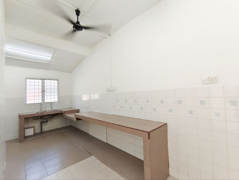 1-storey Terraced House for Sale in Taman Desa Jasmin (Nilai) - Hawa Ibrahim - Kitchen - PropertyGuru.com.my