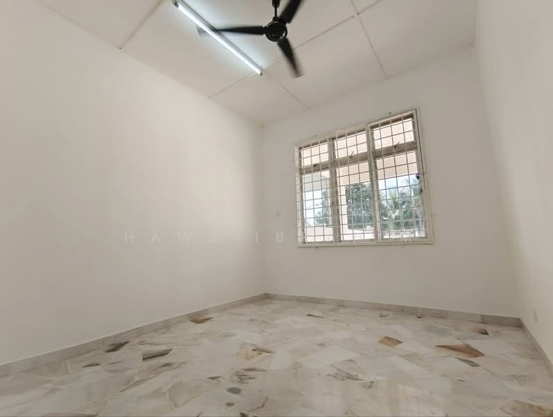 1-storey Terraced House for Sale in Taman Desa Jasmin (Nilai) - Hawa Ibrahim - Interior - PropertyGuru.com.my