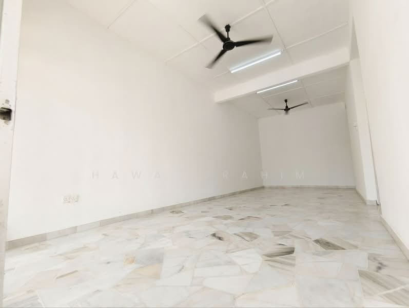 1-storey Terraced House for Sale in Taman Desa Jasmin (Nilai) - Hawa Ibrahim - Interior - PropertyGuru.com.my