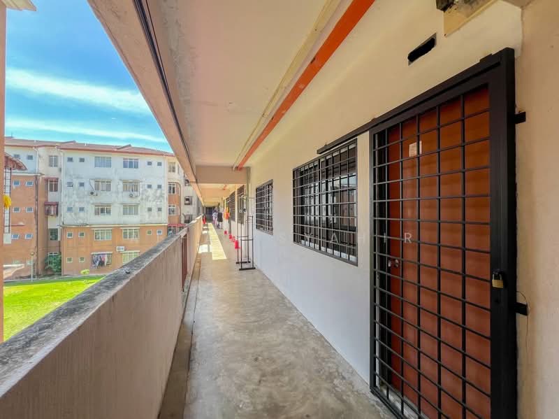 Pangsapuri Seri Mawar untuk Untuk Dijual - RM 200,000, Apr 2026 - Corridor - PropertyGuru.com.my