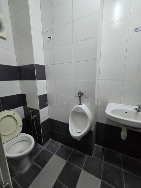 Office for Sale in Taman Bukit Jambul (Bukit Jambul) - Zane Tam - Bathroom - PropertyGuru.com.my