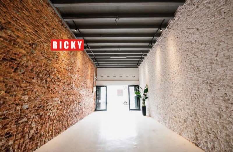 Shop for Sale in George Town (Penang) - Ricky Wong - Entrance - PropertyGuru.com.my