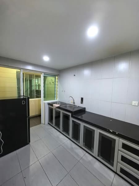 Condominium for Sale at Greenpark - Daphne Wong - Kitchen - PropertyGuru.com.my