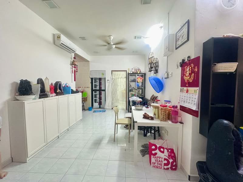 Apartment for Sale at Sri Awana Townhouse - Joanne Ngoo - Living Room - PropertyGuru.com.my