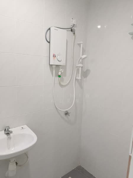 Camellia Residences untuk Untuk Disewa - RM 1,300 /bulan, Apr 2026 - Bathroom - PropertyGuru.com.my