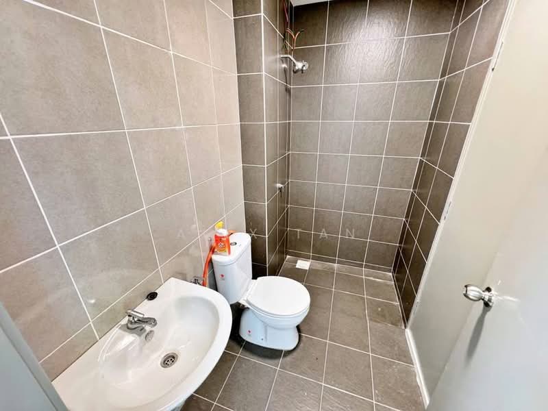 2-storey Terraced House for Sale in Bandar Enstek (Negeri Sembilan) - Alex Tan - Bathroom - PropertyGuru.com.my