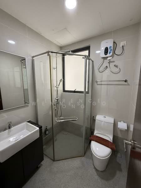 Condominium for Rent at Kings Bay @ Country Garden Danga Bay - Wennes Go - Bathroom - PropertyGuru.com.my
