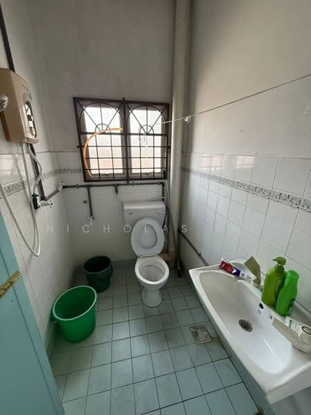 Ipoh Bandar Lahat Baru Double Storey House For Sale untuk Untuk Dijual - RM 198,000, Apr 2026 - Bathroom - PropertyGuru.com.my