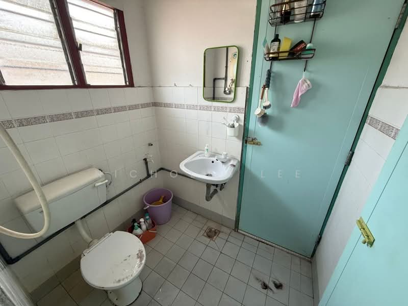 Ipoh Bandar Lahat Baru Double Storey House For Sale untuk Untuk Dijual - RM 198,000, Apr 2026 - Bathroom - PropertyGuru.com.my