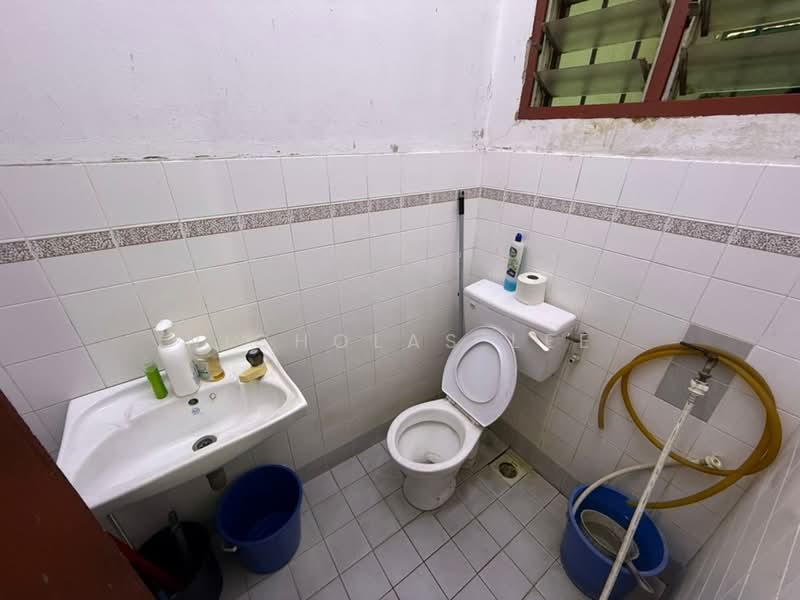 Ipoh Bandar Lahat Baru Double Storey House For Sale untuk Untuk Dijual - RM 198,000, Apr 2026 - Bathroom - PropertyGuru.com.my