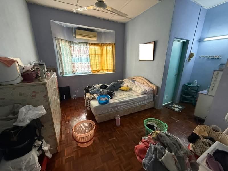 Ipoh Bandar Lahat Baru Double Storey House For Sale untuk Untuk Dijual - RM 198,000, Apr 2026 - Bedroom - PropertyGuru.com.my