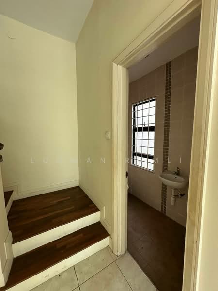 Semi-Detached House for Sale in Pusat Bandar Putra Permai (Seri Kembangan) - Luqman Ramli - Interior - PropertyGuru.com.my