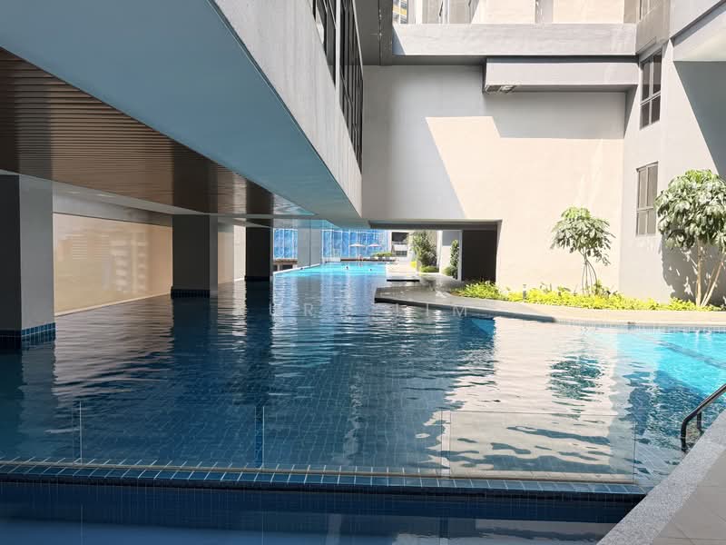 Servis Apartment untuk Disewa di Sunway Velocity TWO - Kurt Lim - Pool - PropertyGuru.com.my