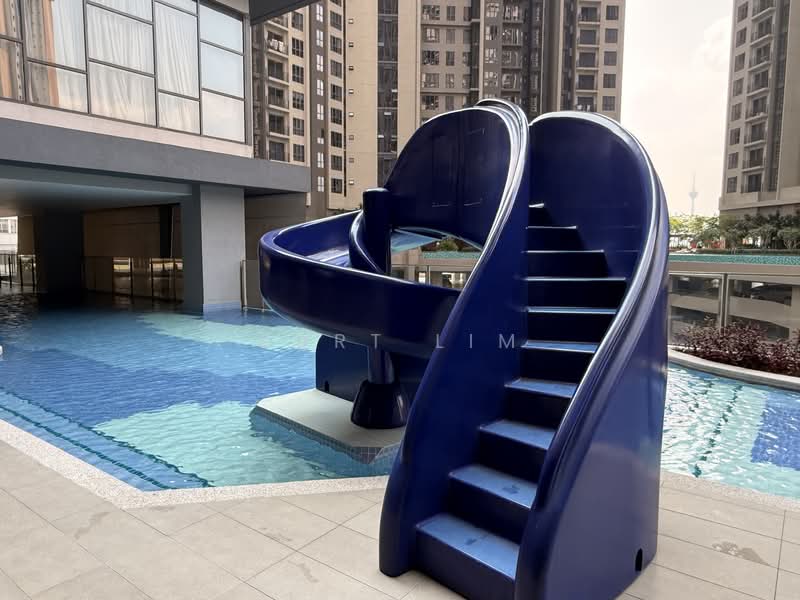 Servis Apartment untuk Disewa di Sunway Velocity TWO - Kurt Lim - Pool - PropertyGuru.com.my