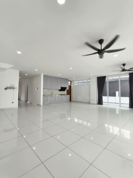 Semi-Detached House for Rent in Taman Mount Austin (Tebrau) - Rain Ng - Living Room - PropertyGuru.com.my