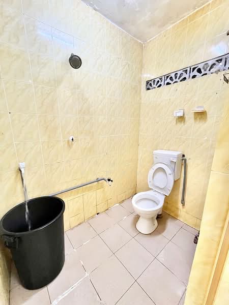 2-storey Terraced House for Sale in Shah Alam (Selangor) - Syamsul Ilham - Bathroom - PropertyGuru.com.my