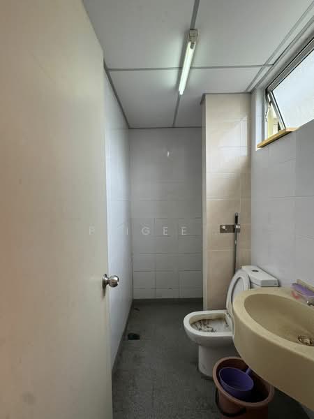 Condominium for Sale at Platinum Lake PV 15 - PeiGee . - Bathroom - PropertyGuru.com.my