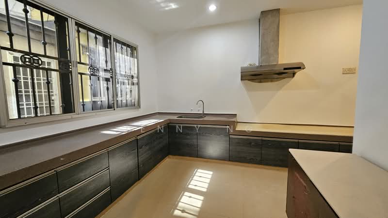 Taman Bullion Mewah untuk Untuk Disewa - RM 3,500 /bulan, Apr 2026 - Kitchen - PropertyGuru.com.my