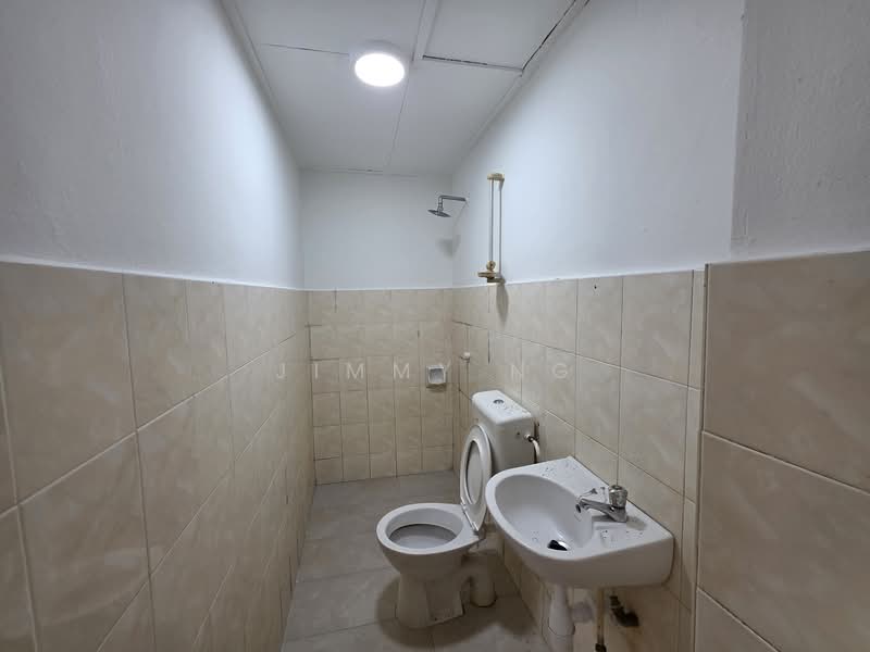 2-storey Terraced House for Sale in Bandar Damai Perdana (Cheras) - Jimmy Ng - Bathroom - PropertyGuru.com.my